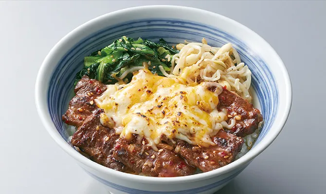 炙りチーズ上カルビ丼